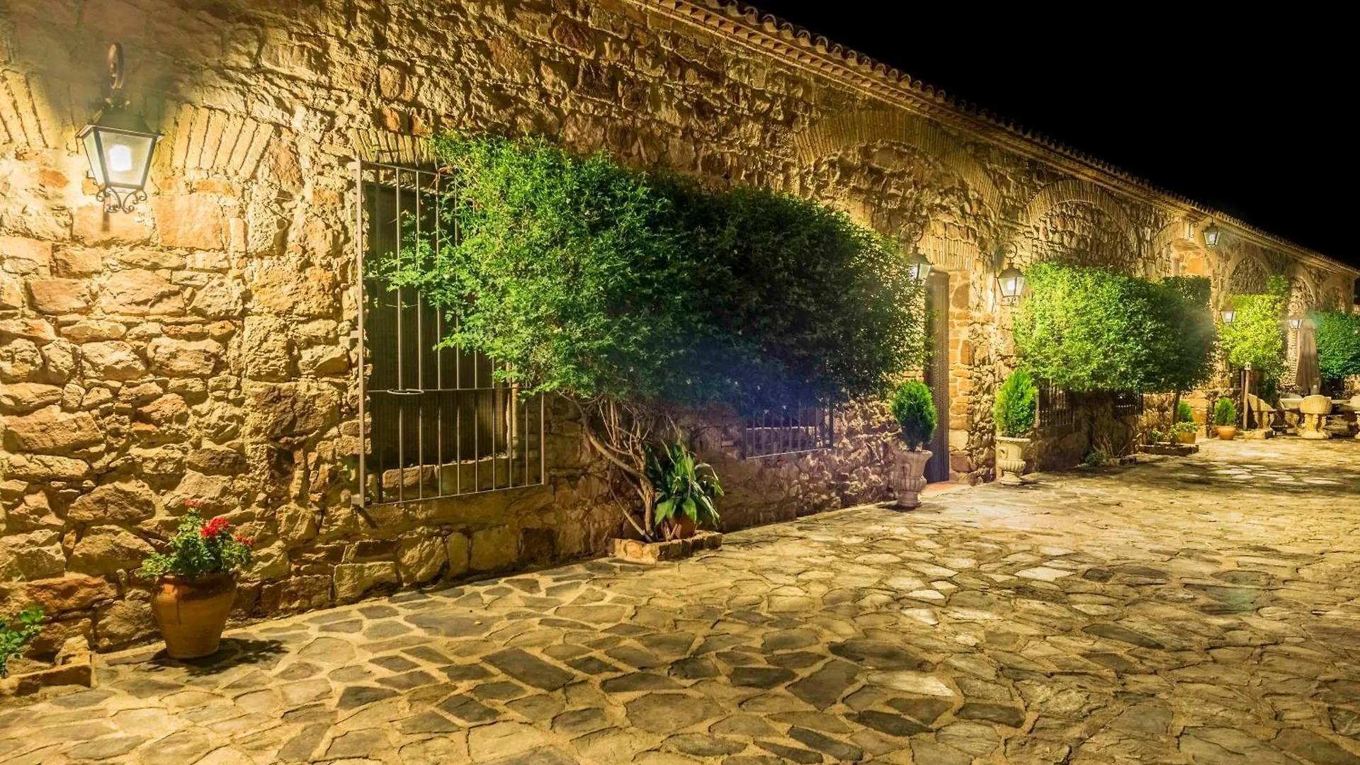 Pensión Finca El Cotillo Linares  España