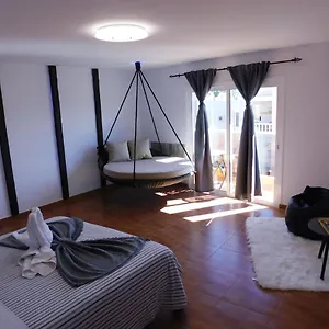 https://chabelas-suite-deluxe.in-canary-islands.com