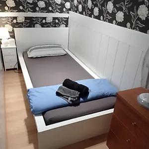 https://just-small-single-room-in-center-city.catalonia-hotels.com